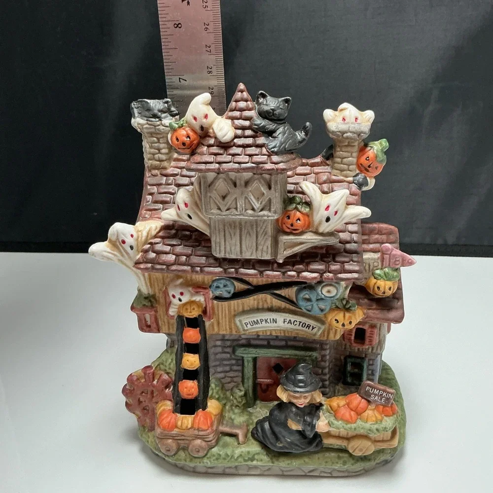 Vtg Ghoulsville Pumpkin Factory Halloween House Porcelain W/ Box - House Only
